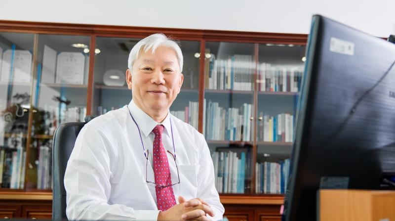 UNIST President Dr. Mooyoung Jung sits in his office at UNIST.