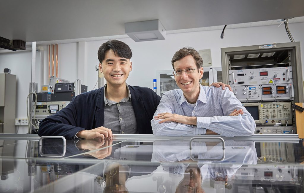 UNIST researchers have developed a new laser measurement technology for molecular research. (from the left) Ph.D candidate Jong Chan Lee and Professor Thomas Schultz