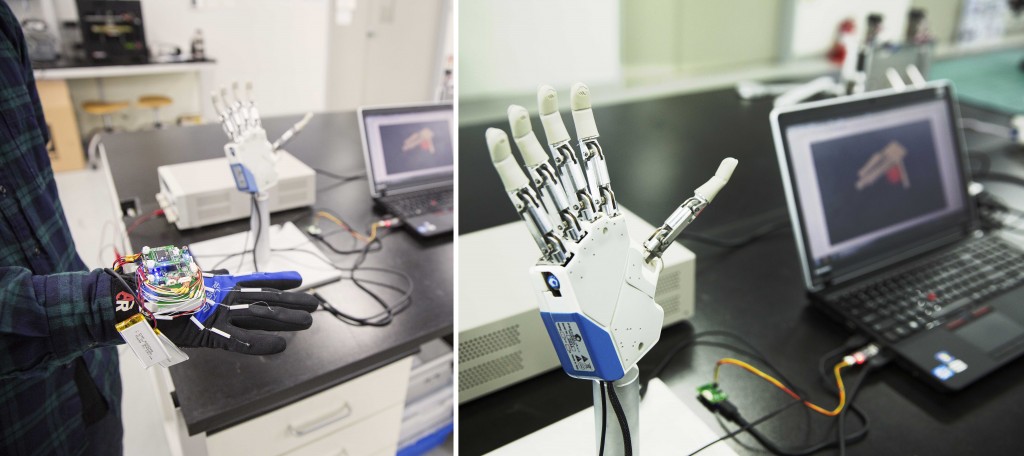 배준범 교수팀이 개발한 특수장갑(왼쪽)과 이 장갑으로 제어가 가능한 로봇손(오른쪽)의 모습. 특수장갑은 손가락의 미세한 움직임을 꼼꼼히 측정해 로봇을 제어하는 것은 물론 가상현실의 촉감 전달까지 가능하다.