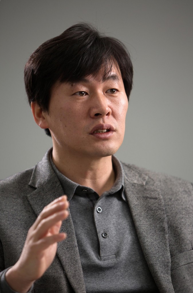 김재준 교수가 스마트 센서 기술의 최근 동향에 대해 소개하고 있다. | 사진: 안홍범