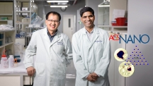 서영교 교수(왼쪽)와 티와리 박사(오른쪽)가 실험실에서 활짝 웃고 있다. 이들은 탄소·질소 유도체에 빛을 쪼여주는 방법을 고안해 뼈 재생 속도를 높일 수 있음을 증명했다. | 사진: 김경채