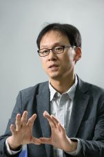 김진영 교수