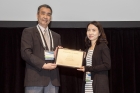 강사라-UNIST-교수오른쪽가-6월-4일-오후-3시현지시간-하와이에서-열린-아시아-오세아니아지구과학학회에서-카미드-메달을-받았다.jpg