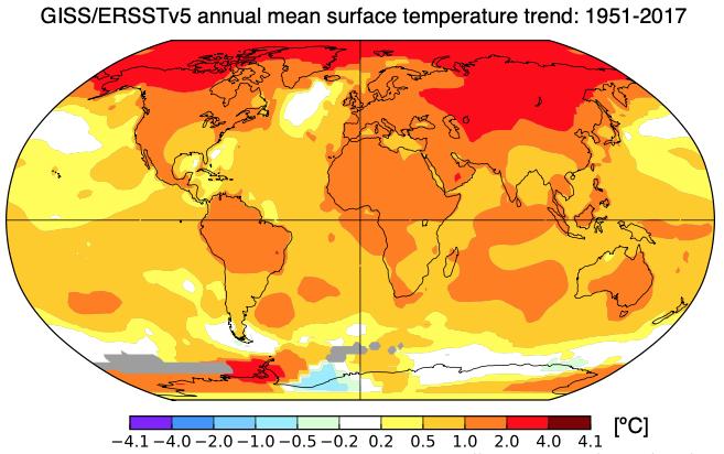1951년부터 2017년까지 지난 67년 간 연평균 지표기온 상승추세. 붉은색일수록 온난화가 강하게 나타났다는 의미로 시베리아, 북 캐나다, 알래스카 등 북극해 지역에서 온난화가 유독 심함을 확인할 수 있다.