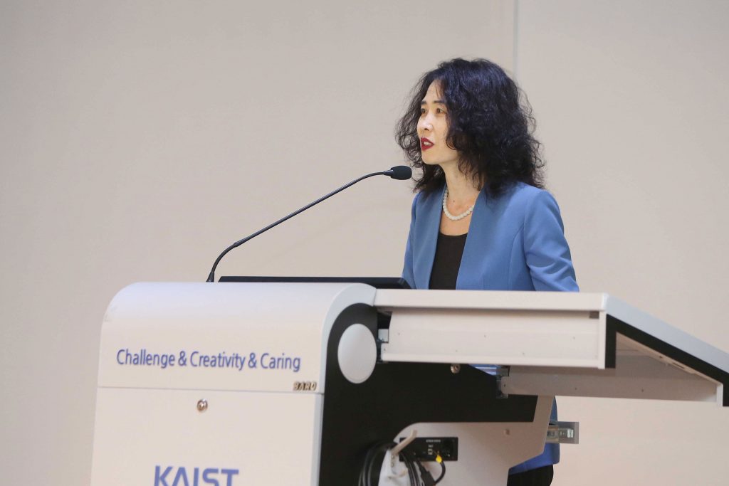 김소영 KAIST 교수가 주제발표를 진행했다. | 사진: KAIST 제공