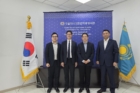 사진-영사관-단체.jpg