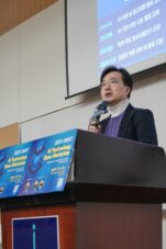 [행사사진] 환영사를 하고 있는 심재영 인공지능대학원장