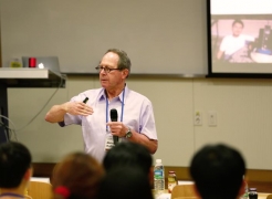 Prof. Micheal R. Hoffmann (Cal-Tech), giving a presentation on PV-powered Electrochemical Hydrogen Generation Coupled with Chlorine Production on Mized Metal Oxide Semiconductors at the symposium on June 4, 2015.