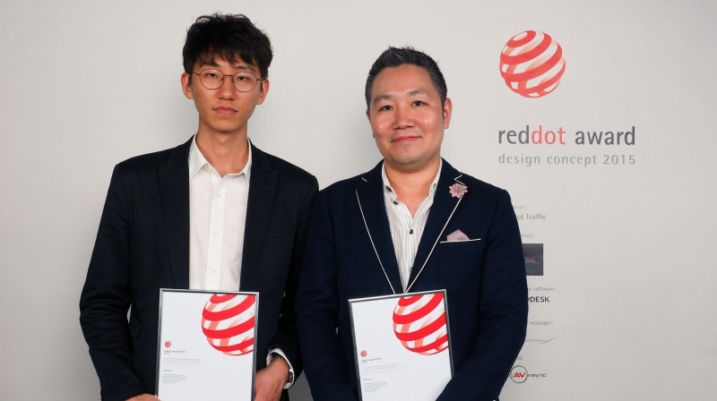 Prof. Yunwoo Jeong (School of Design and Human Engineering) and his student, Seonghyeon Ahn (left) are posing for a portrait after receiving the Red Dot Award: Design Concept 2015. l Photo Credit: Red Dot Design Award