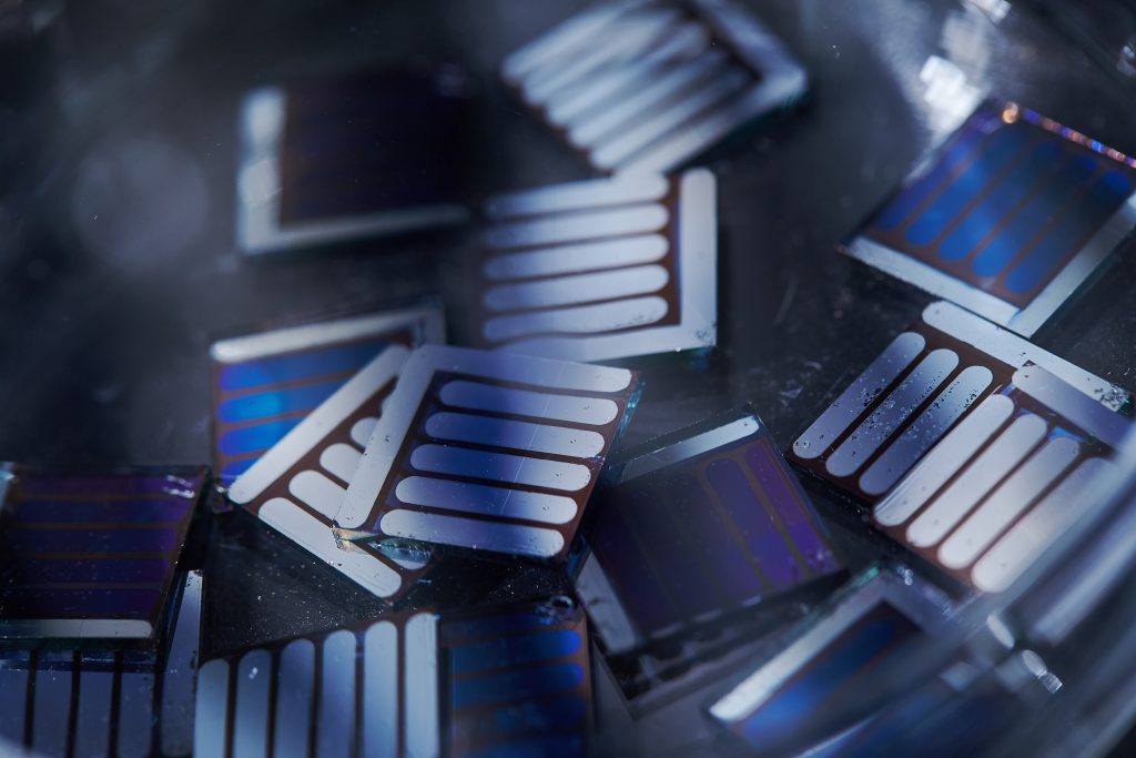 Non-fullerene polymer solar cells exhibit high-performance and are easy to commercialize