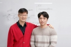 Professor-Hyug-Moo-Kwon-and-Jun-Ho-Lee-in-the-School-of-Life-Sciences-at-UNIST.jpg