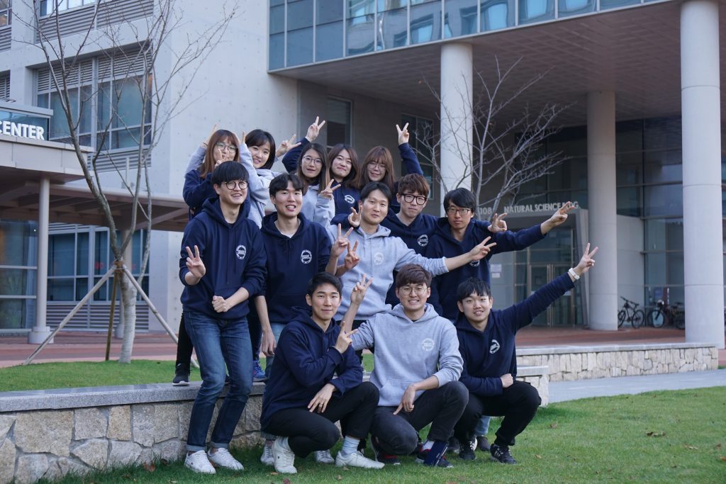 Ms. Yoon and her colleagues at UNIST. l Image Credit: Huei In Yoon