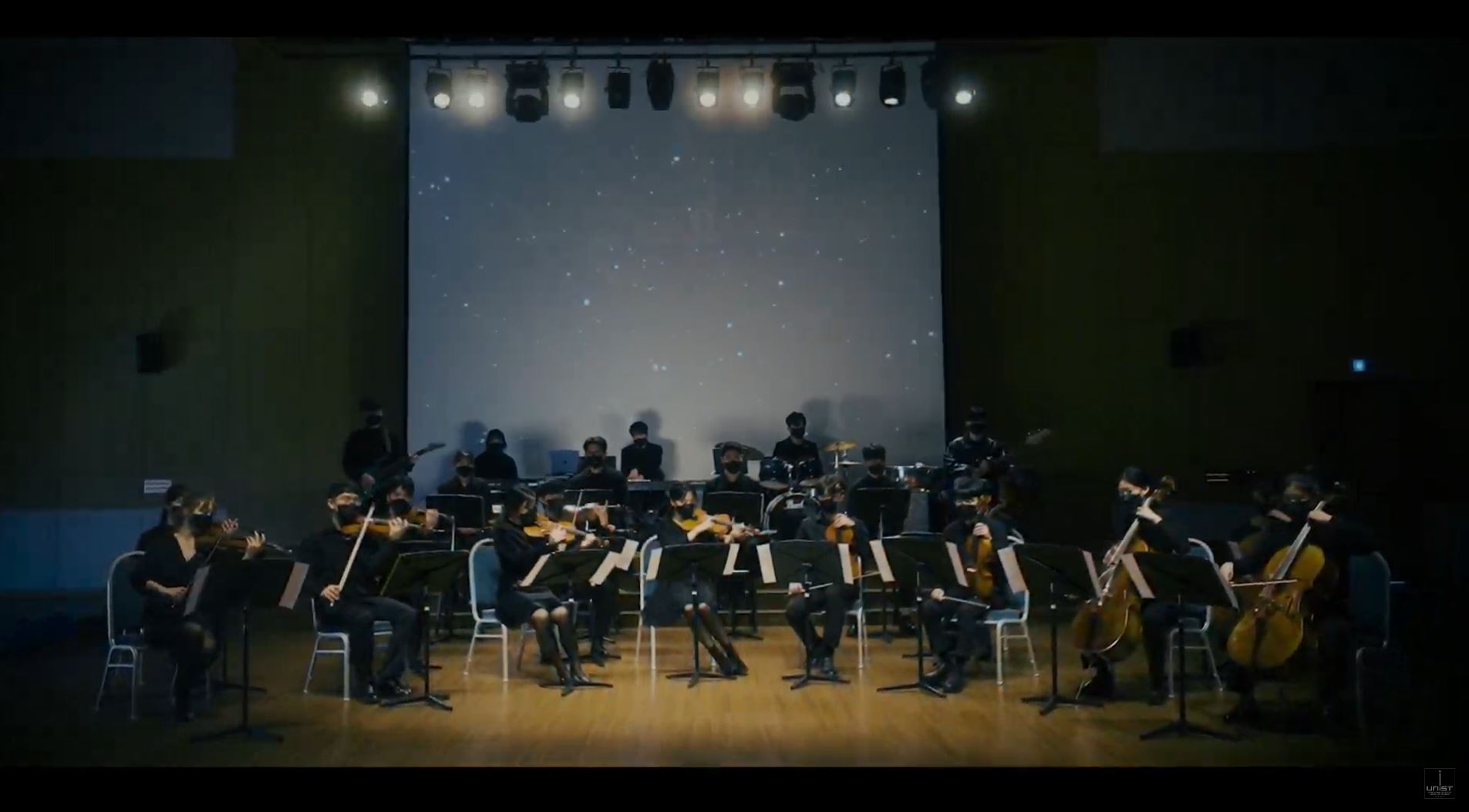 The 2022 Commencement Ceremony began with a performance by UNISTra. l Image Credit: UNIST Official YouTube Channel