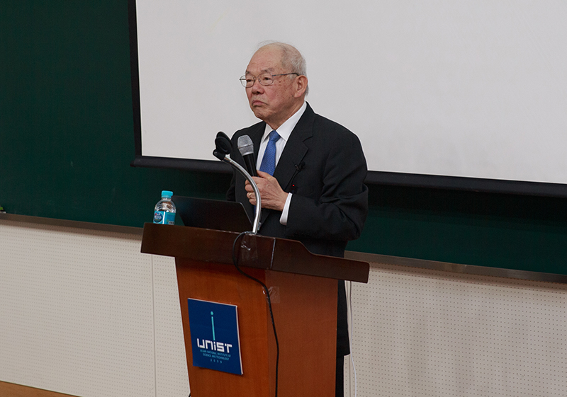Dr. Nam Pyo Suh, the Cross Professor Emeritus at MIT delivered a special lecture at UNIST on February 17, 2023. l Image Credit: Kyoungchae Kim