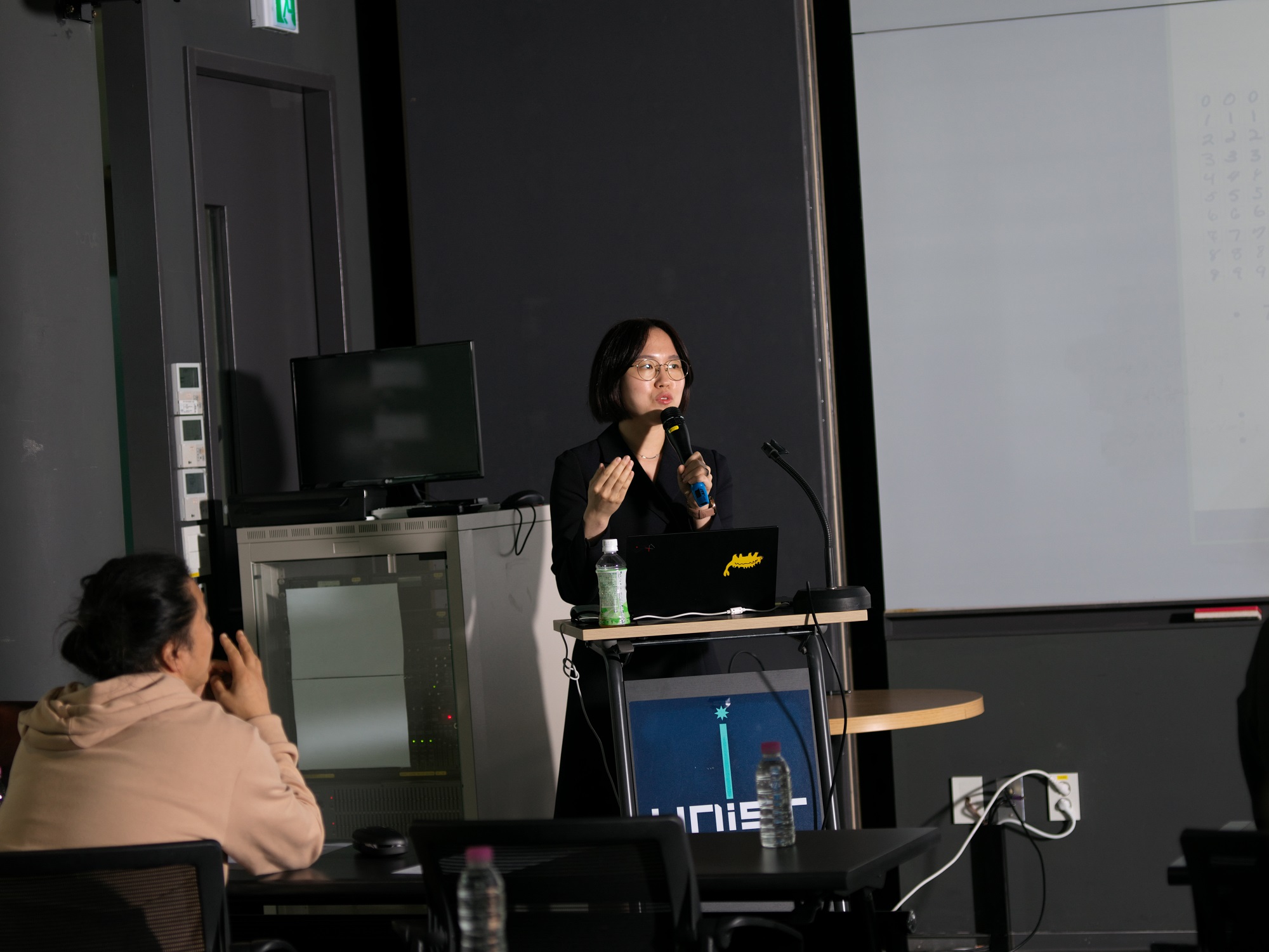 Jimin Lee, Professor of Nuclear Engineering at UNIST is explaining the use of AI in medical science and engineering. l Image Credit: Kyoungchae Kim