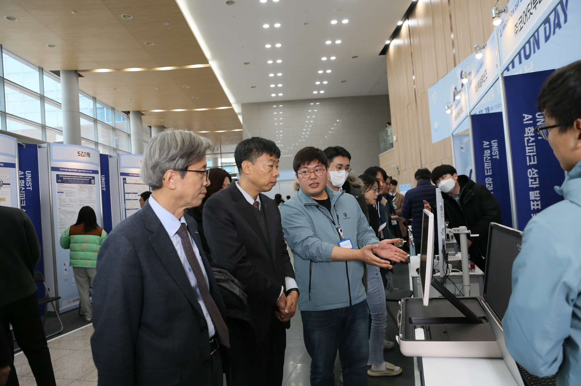 Vice President Jaiyong Lee and Director Chae Kwon Lee at the exhibit, highlighting major accomplishments of AI Innovation Park.